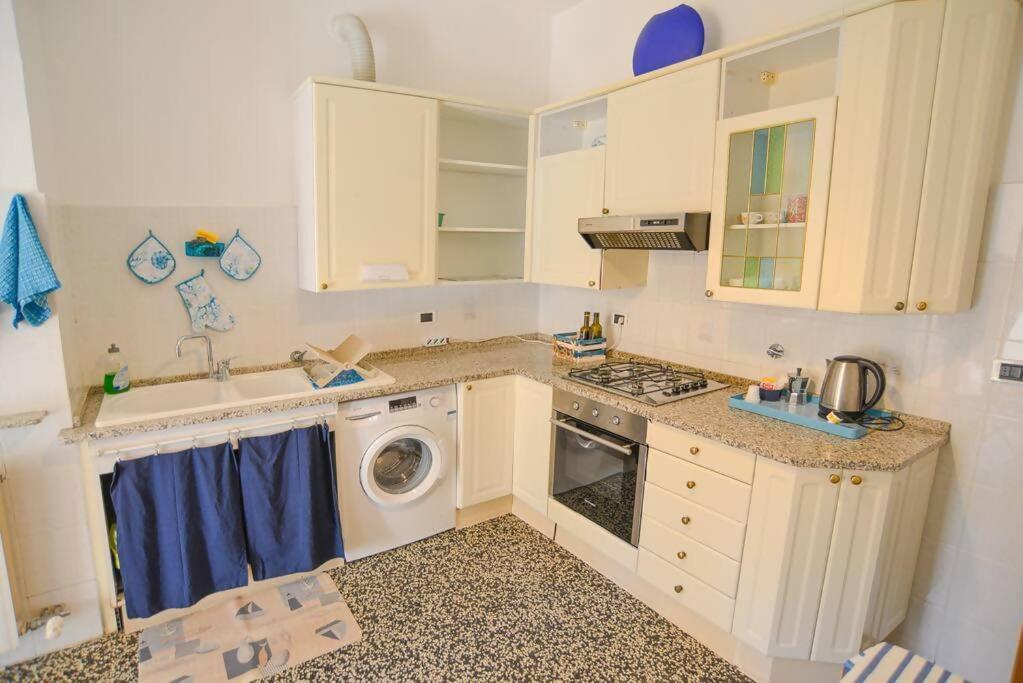 Larte Al Mare Vicino Spiaggia Con Ac E Wifi Apartment Савона Екстериор снимка