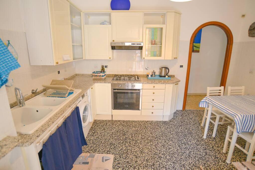 Larte Al Mare Vicino Spiaggia Con Ac E Wifi Apartment Савона Екстериор снимка